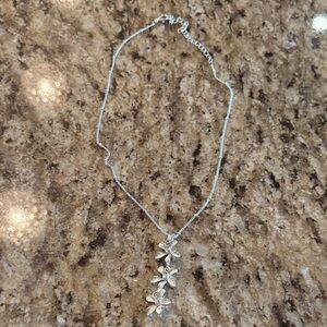 Elegant Silver Floral Necklace